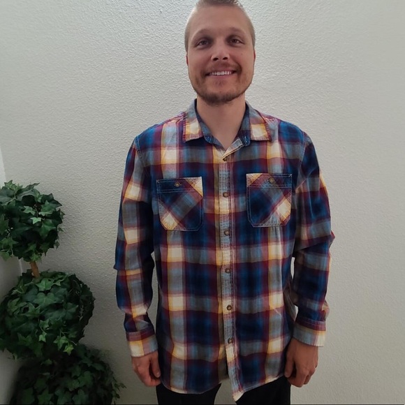 American Eagle Men's Outfitters Flannel - Picture 3 of 11